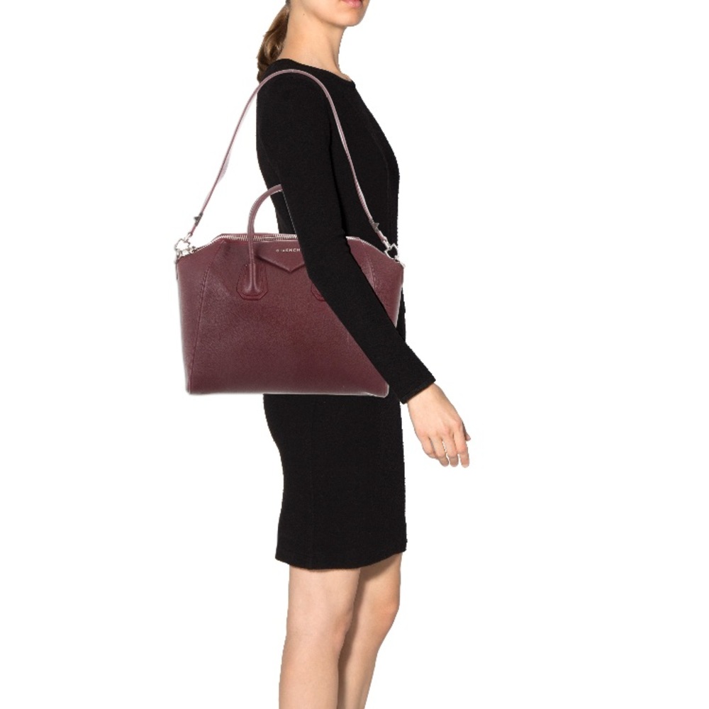 TRADED!! 😍💕Gorgeous Givenchy medium - Picture 4 of 8